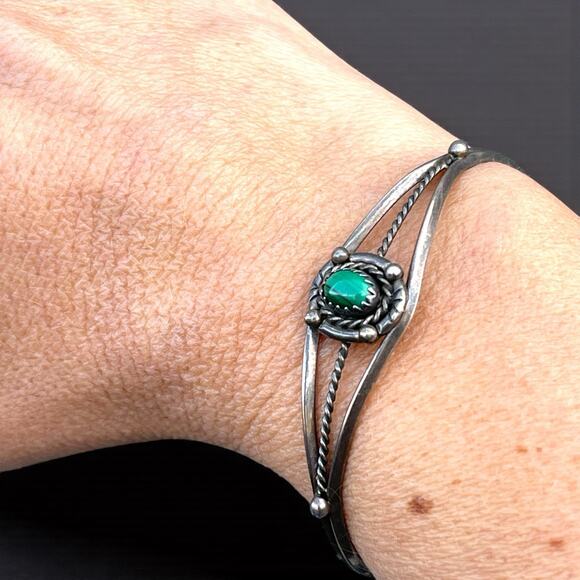 Vintage Native Navajo Sterling Silver Malachite Cuff Bracelet Southwestern 6” - Picture 2 of 4